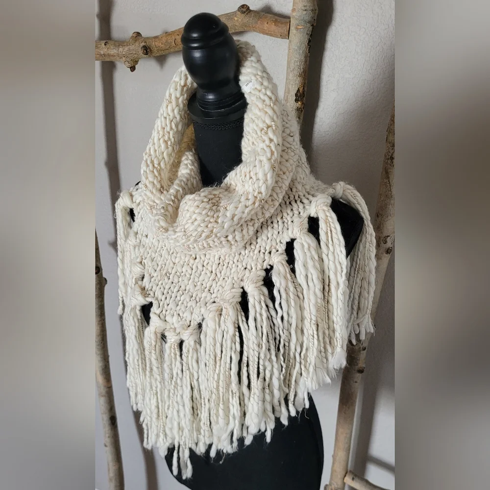 Infinity Fringe Scarf - Picture 7 of 8